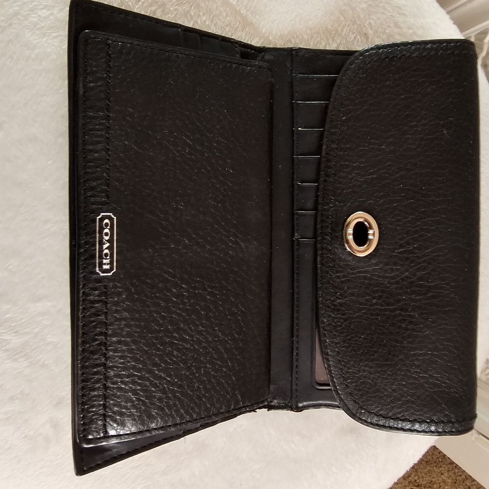 Coach Black Leather Turn-Lock Continental Wallet with Gold Accent